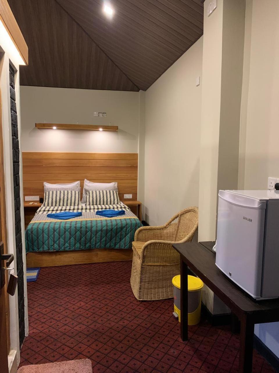 Pub Ceylon Hostel เอลลา ภายนอก รูปภาพ